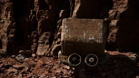 abandoned-gold-mine-trolley-used-to-cart-ore-during-the-gold-rush